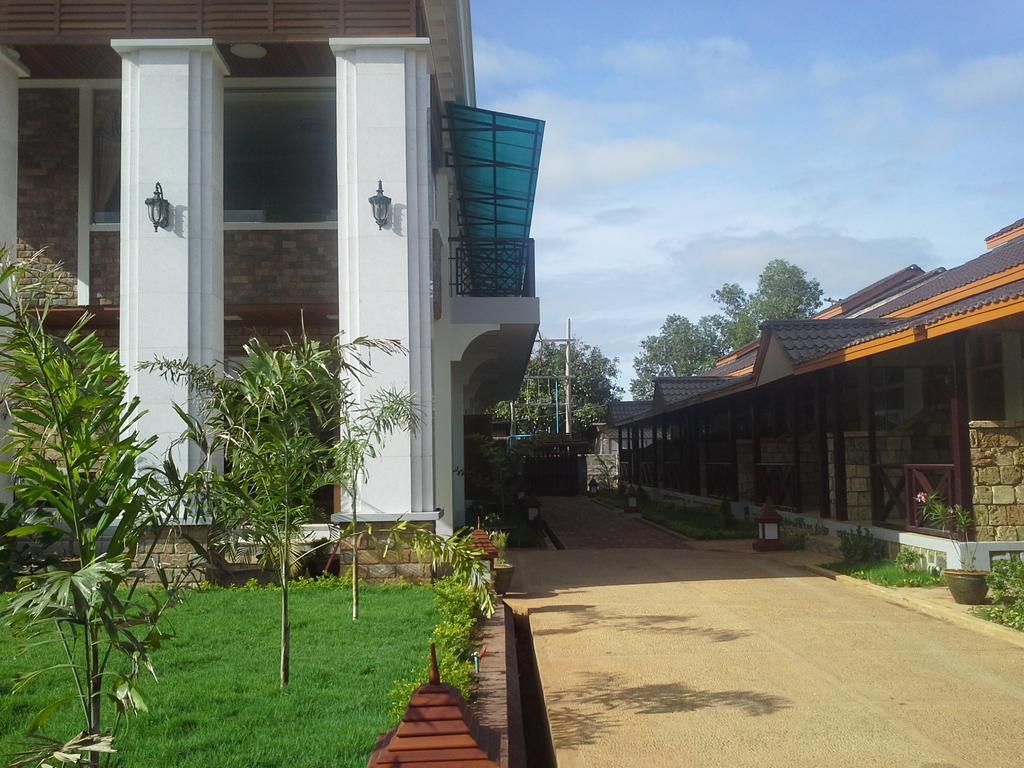 Cassiopeia Hotel Nyaung Shwe Eksteriør billede